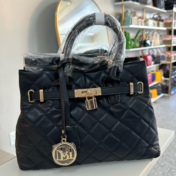 Badgley Mischka quilted purse $129 Msrp - Picture 2 of 6